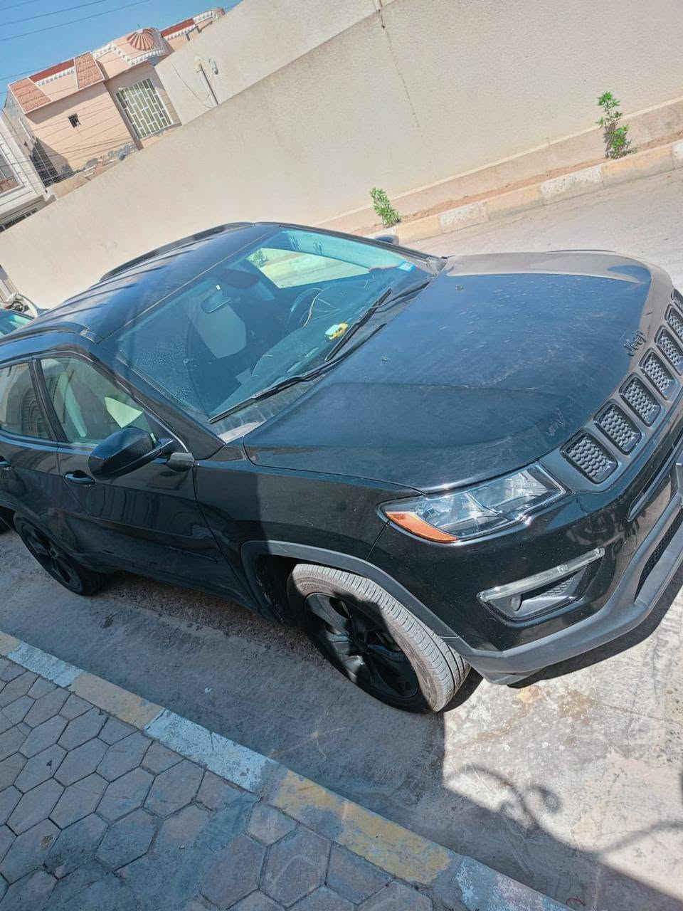 السلام عليكم سياره اللبيع جيب كومباس مواصفات نص فول سياره الضرر بابين فقط مبدلات شركه سياره حلوه كير محرك كفاله  رقم اربيل سنويه جديده سياره بأسمي تحويل ثاني يوم   السعر ١٢٥ وبيها مجال الطيبين الاستفسار اتصال عل رقم التالي ***********
