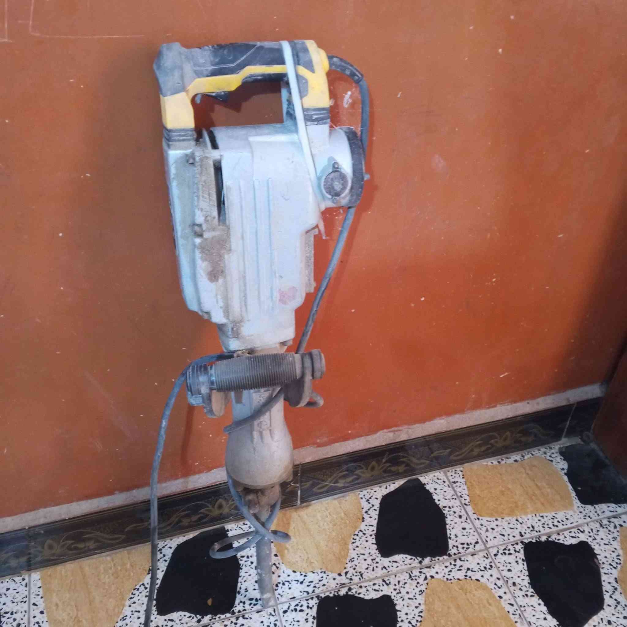 جك همر لبيع الي يريدهه يخابر على رقم ***********

