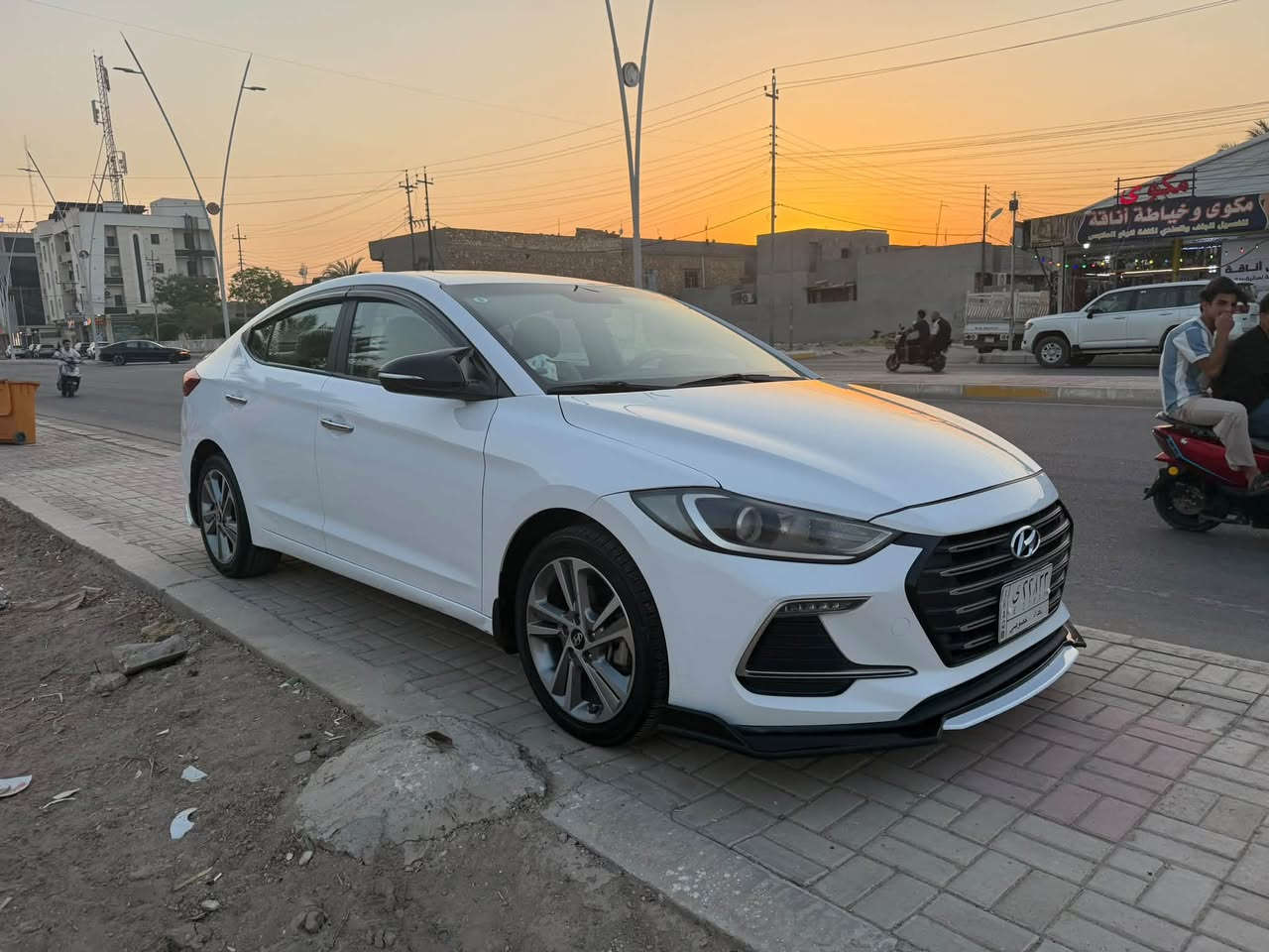سلام عليكم لنترا موديل 19 سوبر فول موصفات رقم بغداد 
بيه كلير قطعه صبغ ب البنيد بدون دواخل  يرهم مراوس بجيب موديل 15شعندك نزل سعر 155بيه مجال 
عنوان الانبار رمادي تاميم 
***********
