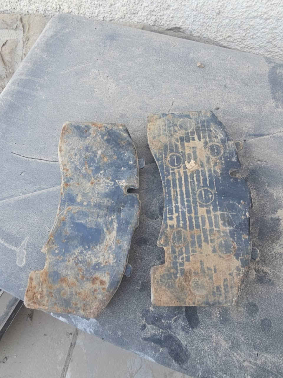 السلام عليكم أغراض واقيات زوج جدد ودسكات ممشدوده عدد ٦ دسك مال مان يرهم العربه الأوربي وطوافه كاز مال رينو وفلتر مال اكتروس هو والجامه وبوش سبرنك مال مان اماميه وفلتر سكانيا وكيبل مال عربه سكانيا مكاني بغداد ***********
