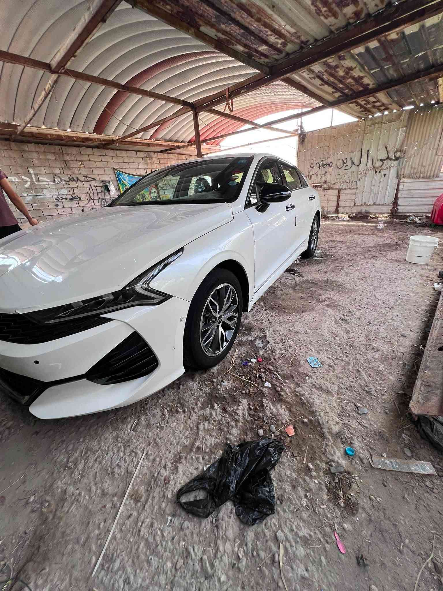 السلام عليكم 

للبيع K5.اقره تفاصيل قبل لا تتصل 

موديل

2023 
1ماشيه 88Km

2مواصفات السياره ✅

3شاشه +كاميرا ✅

4لايت 4عدسات زنون⛔️

5لد ابيض نهاري✅

6بصمه تشغيل ✅

7ابواب بصمه ✅

8رادار توقف ذاتي✅

9رادار امامي خلفي ✅

10 رادار جانبي✅

11لد امامي خلفي✅

12نقطه عمياء بلمري✅

13حساس امامي خلفي✅

14ويل كب كروم✅

15توقف ذاتي + قياده ذاتيه ⛔️

16تنبيه خروج عن المسار🅱️

17تحديد مسار ✅

18فول تحكم ستيرن✅

19داخل  جلد اسود ملكي ✅

20تبريد ثلج شاشه بيانو لمس🥶✅

21ترحيب عند الاقتراب✅

2صندوق ذكي+ صندوق فتح عند الاقتراب ✅

23تشغيل عن بعد🅱️

24محرك 2000 دوش المرغوب ✈️

25كير ماوس 🅱️ ماي الشركه بيه ✅

السياره وارد كوري مسجله قادسيه معوقين 
وكاله نفس اليوم من المالك شخصيا 
اسف ع الااطاله اخون السعر مناسب جدا 137$بيه مجال بسيط مكان نجف 
حادثها سونار داخل المنشور
سياره جاهزه الأخير كل نقص مابيه الاستفسار 
اكثر اتصل على رقم ‭***********‬
