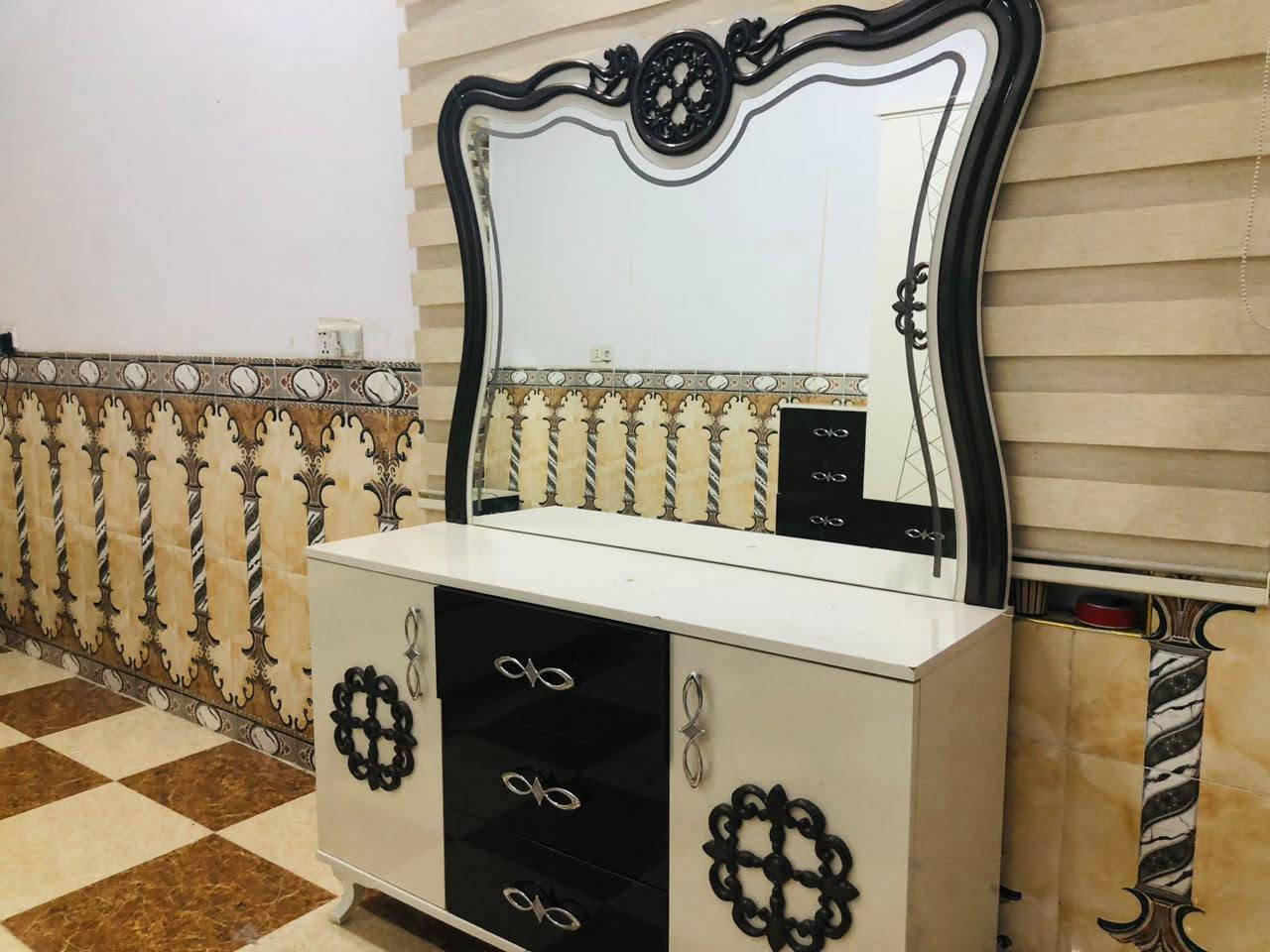 غرفه نوم تركي 7 قطع كل عيب مابيها جاهزه من كل شي السعر 450 وبيها مجال شراي خابر *********** كركوك, العراق
