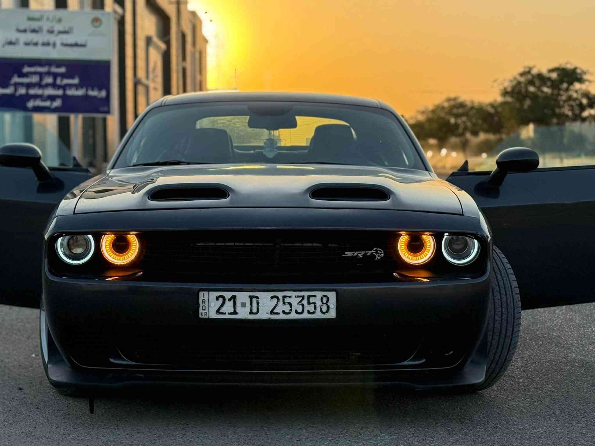 جالنجر ٢٠١٦ SXT PLUS
جالنجر موديل ٢٠١٦
فووول مواصفات 
فتحة
كشنات تدفئة تبريد 
مرايات تعتيم و تدفئة
غرفة جلد حضن
شاشه كبيره كاربلي
سماعات الباين 
سستم اكزوزست ريمونت 
محرك ٦ 
ماشيه ١١٥
بيها بارد صغير بالجاملغ الخلفي من امريكا
بالعراق بيها جاملغ ايسر و بنيد 
مكانها بغداد
السعر ١٣٨ و بيها مجال
***********
