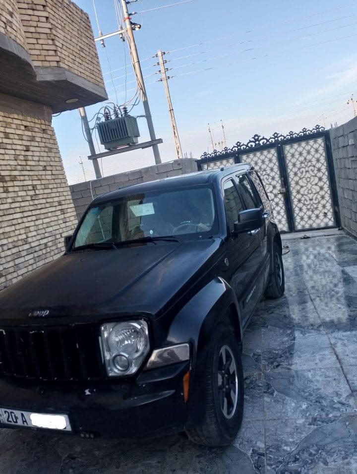 جيب لابرتي. موديل ٨. مكينه ٣٧٠٠ خليجي كفاله
جاهزه كل نقص مابيها. تبريد حداديه. طخم تاير جديد. 
سنويه نافذه صار سبوع. مكان سيارة ميسان المجر. راعيها يريد مداور. 
سعر ٨٥. 
***********
