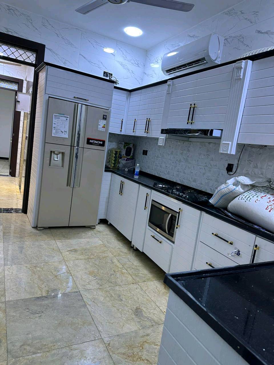 🏠 بيت للبيع في بغداد – الدورة

📍 الموقع: الدورة – خلف كلية الهادي
📐 المساحة: 100 متر
🏢 3 طوابق
🛏️ 5 غرف نوم
🚿 4 حمامات
🛋️ مؤثث بالكامل وجاهز للسكن

✨ مناسب للسكن أو الاستثمار التجاري
✨ موقع مميز وقريب من الخدمات

📱 للاستفسار والتواصل عبر واتساب فقط:
***********
