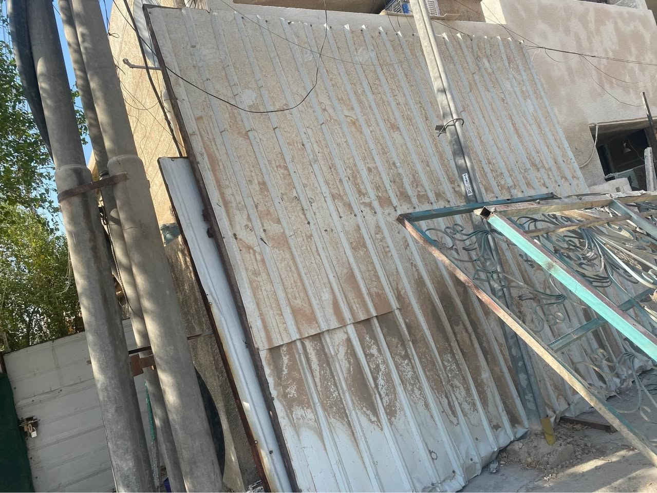 سلام عليكم 
عندي محجرات عدد3 2 مربعات وواحد قوس
وقمريات وحده كبيره ووحده صغيره جينكو
مكاني حي الجهاد
*********** بغداد, العراق
