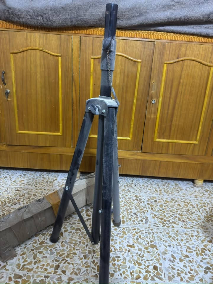 مسطبه جديده عدد2
استاند مال دي جي جديد 
ام بي ثري مستعمل وشغال شرط 
قاطع الغرف او مطبخ عدد 1
استاند مال مكوى عدد1
دولاب تلفزيون مع عدد1
دولاب مواعين مال استقبال 
 كولهم بيع شلع قلع. مفرد ماابيع رجاءا مفرد ماابيع لاتخابرني عالمفرد ابيعهم كولهم كامل السعر الكلي ب 175 
***********
