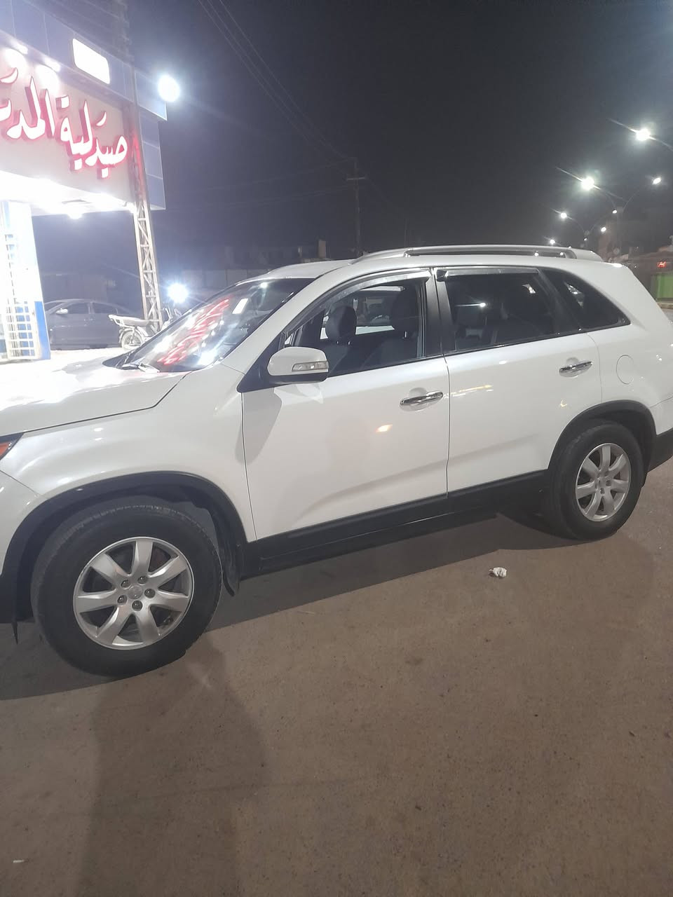 سلام عليكم سورنتو مديل 2011وارد امريكي
محرك 2400دوش 

بيه اربع قطع صبغ بدون دواخل  تحكمات ستيرن  

حساسات خلفيه تخم تاير جديد اشاير مري يعني نص فول 

مواصفات سبعه راكب تبريد 3قطع رقم السياره 

ديالئ نكليزي بسمي تحويل ثاني يوم سعره 120

رقم الهاتف *********** وبيها مجال
