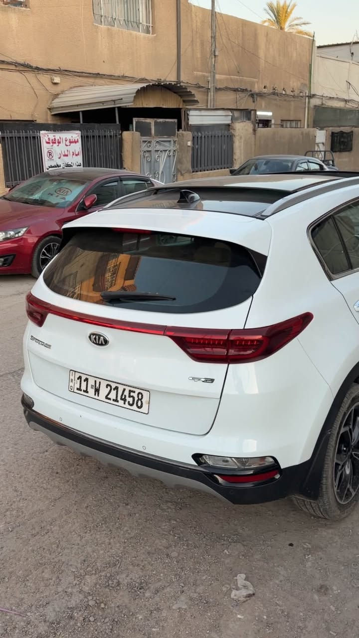 عرض سيارة للبيع
سبورتج 2020 
الفئة GT line
السيارة وارد خليجي
ماشية 60 الف 
فول مواصفات 
صندوق كهرباء 
بانوراما 
كأمره خلفيه 
مثبت سرعه 
ABS
والسياره فول مواصفات
السعر 205 وبيها مجال بسيط
***********
