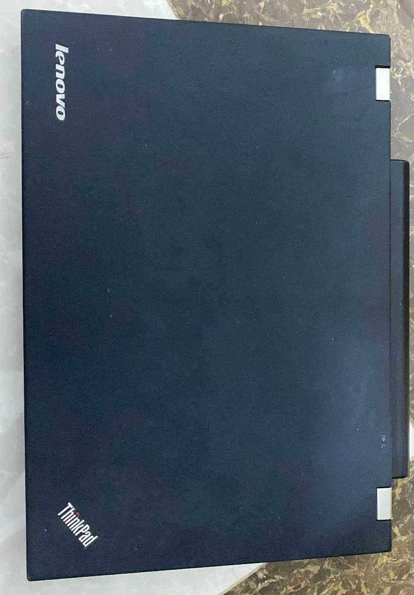 Lenovo ThinkPad T420i 💻

🔹 الموديل: Lenovo ThinkPad T420i
🔹 المعالج: Intel Core i3-2350M 2.30GHz
🔹 الرام: 4GB
🔹 التخزين: حوالي 860GB
🔹 الشاشة: 14 إنچ
🔹 النظام: Windows 7 Ultimate 64-bit
🔹 كاميرا 📷
🔹 قارئ بصمة
🔹 Wi-Fi + Bluetooth
🔹 DVD-RW
🔹 كيبورد عربي + إنكليزي + عطل في زر المسافة و الحذف فقط الباقي شغال 
🔹 البطارية تعمل تقريبًا ساعة بدون شاحن🔋
🔹 يأتي مع الشاحن

📌 حالة الجهاز: مستعمل، والحالة الخارجية موضحة بالصور.
السعر : ٨٠ عمارة, ميسان
