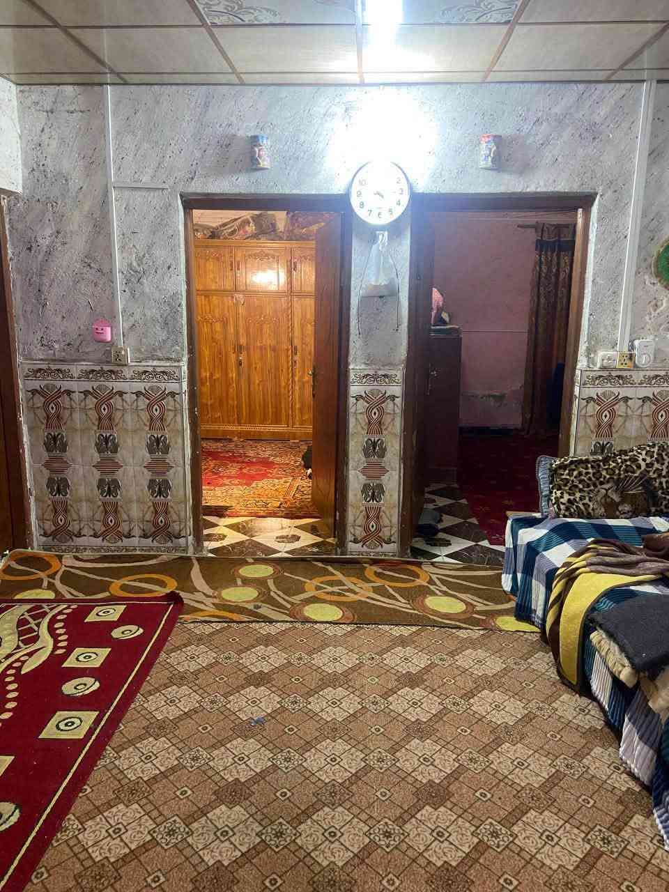 🏡 بيت للإيجار بموقع مميز جداً 🏡
📌 الموقع: حي العسكري الثاني قرب مصور الخالدي
📐 المساحة: 210 متر مربع
📏 الواجهة: 11 متر
🏗️ تفاصيل البيت (طابقين):
🔹 4 غرف نوم (2 بالطبقة الأرضية + 2 بالطابق الثاني) 🪟
🔹 صالة واسعة 🛋️
🔹 استقبال فخم 🛋️
🔹 مطبخ حار وبارد 🍳
🔹 مجموعات صحية (داخلية وخارجية) 🧼
🔹 طارمة واسعة 🚗
✨ مميزات إضافية: موقع خدمي وقريب من السوق والخدمات، جاهز للسكن فوراً!

للاستفسار يرجى الاتصال على الرقم ***********
