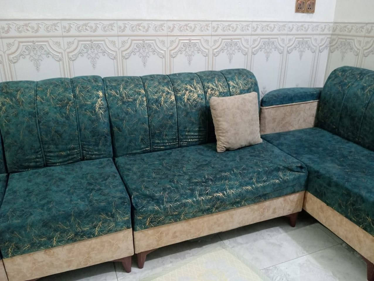 ديوان نضيف 18مقعد مستعمل السعر على هاذه الرقم
***********
