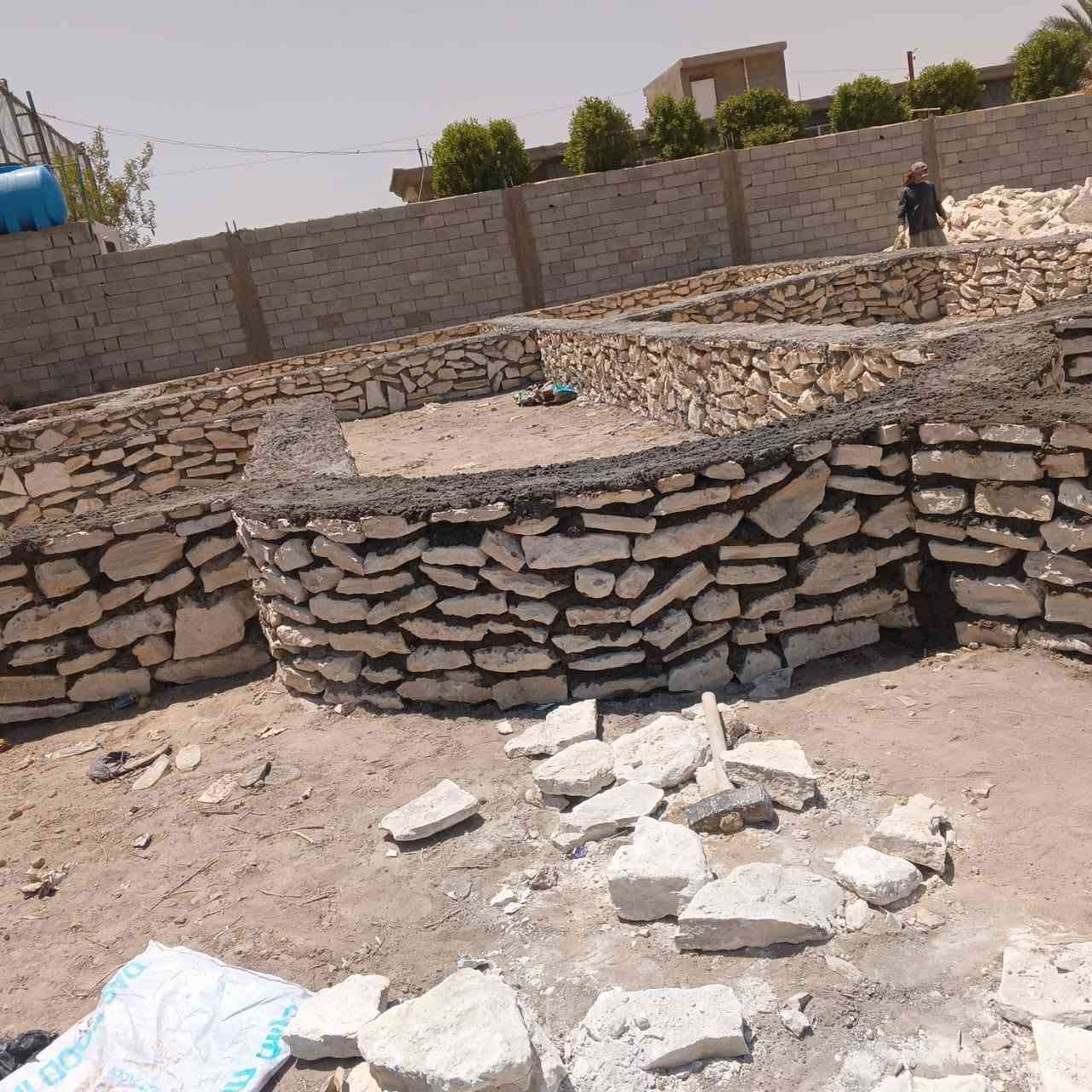 سلام عليكم 
شغل حجر مرتب مع ديكورات وترتيب 
بناء سياج 
بناء بيت
رصف مع ديكور 
تكحيل مع اضافة لون 
بناء مماشي 
بناء اساس سياج وبيت 

للتواصل مع استفسار واني بالخدمة 
***********
