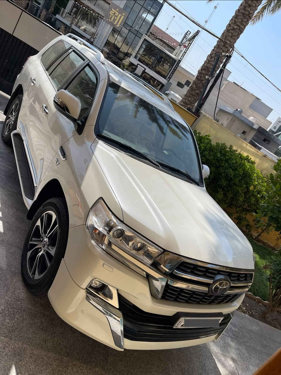 السلام عليكم
للبيع لاندكروز 2021 vx.r 5700 
انضف لاندكروز بالعراق بهذا الموديل
ماشية ١٠ الاف كيلو فقط

فول مواصفات السيارة جكات وكامرات محيطية وباقي مواصفات اللاندكروز المعروفة مغلفة ppf بالكامل والسيارة بعدهة بحالة الوكالة  مكفولة كفالة عامة

رقم اربيل الجديد وسنوية وهزة جديدات 
تفاصيل اكثر والشراي يتصل على الرقم ***********
