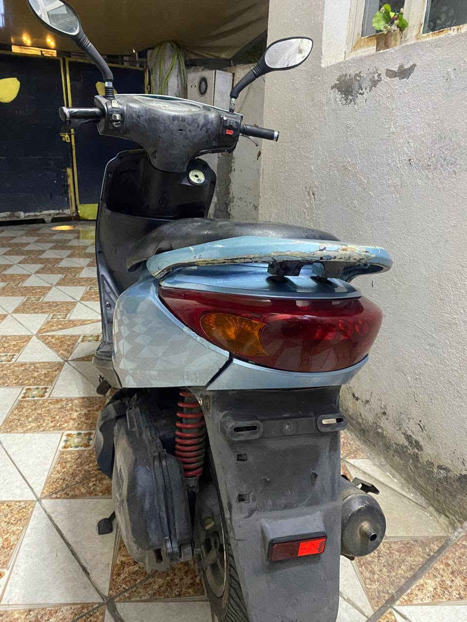 السلام عليكم
دراجه بريز اكزز فحل لايت ليجوه للبيع 
سرعه 140 دراجه كلها شغاله كلشي ما ناقصها كهربائيات كلها شغاله لايتات اشاير كلها شغاله لايت عالي ناصي الدراجه لا نضوح ولا تبخير ابد دراجه ناعمه كلش كفرات كلها بلاد شرط الختم محرك مجفت بجديد ناعم كلش دراجه كلشي ما ناقصها شغل واطلع سعر 550 رقم ***********
