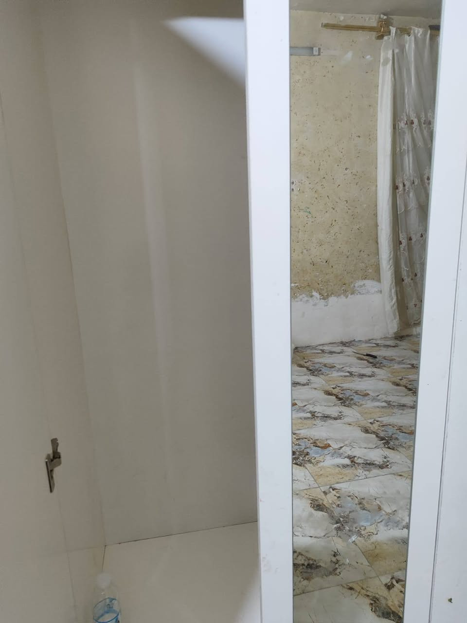 السلام عليكم عندي غرفة تركية للبيع الإتصال على الرقم***********
