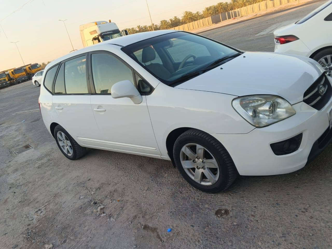 كارنز ٢٠٠٩ خليجي مكفوله من الضربه والصبغ رقم دهوك باسمي تريد تحويل او وكالة *********** َ ***********
