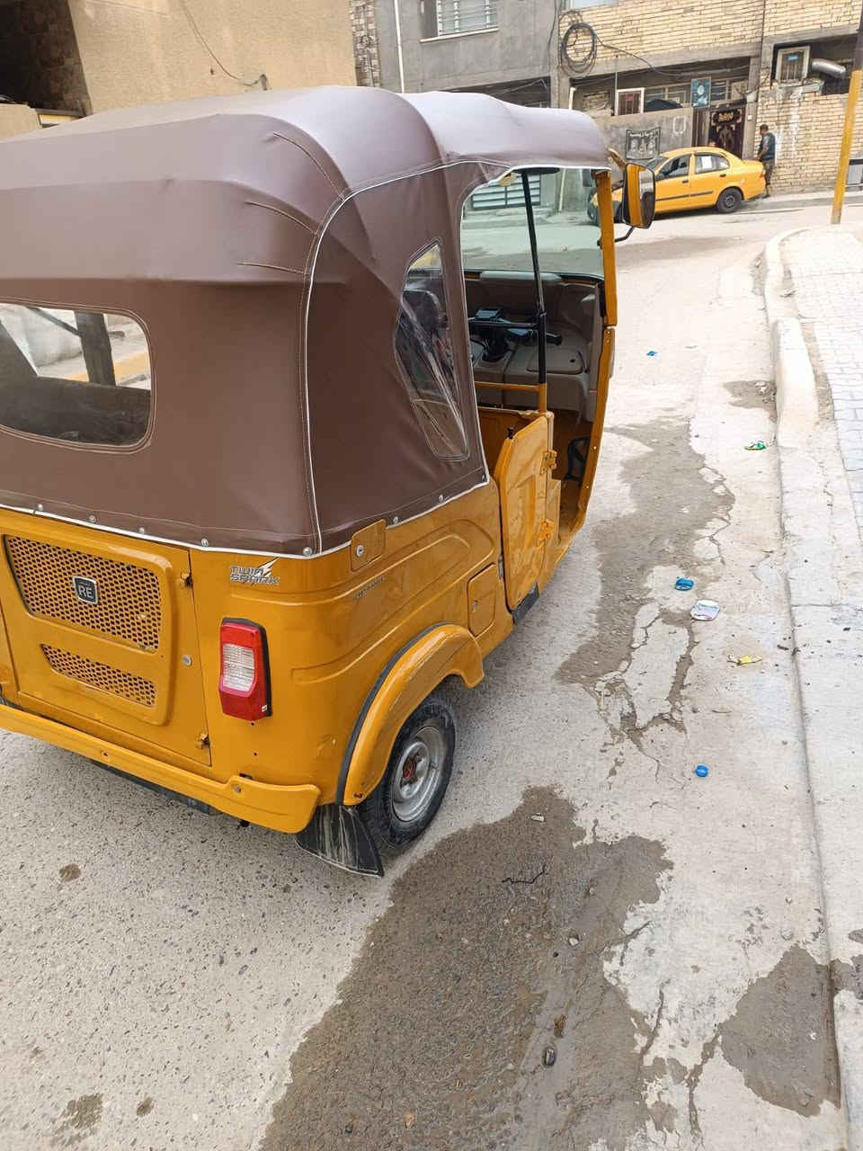 سلام عليكم تكتك مديل  2021 للبيع رقم وسنويه تحويل ثاني يوم المكان بغداد الامين الثانيه سكينه  ***********

