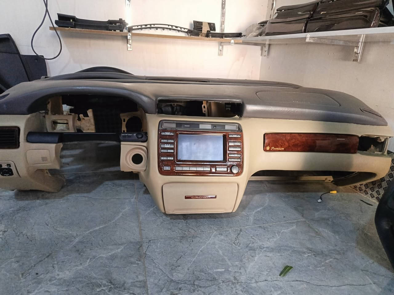 دشبول ملكه لبيع. ***********
