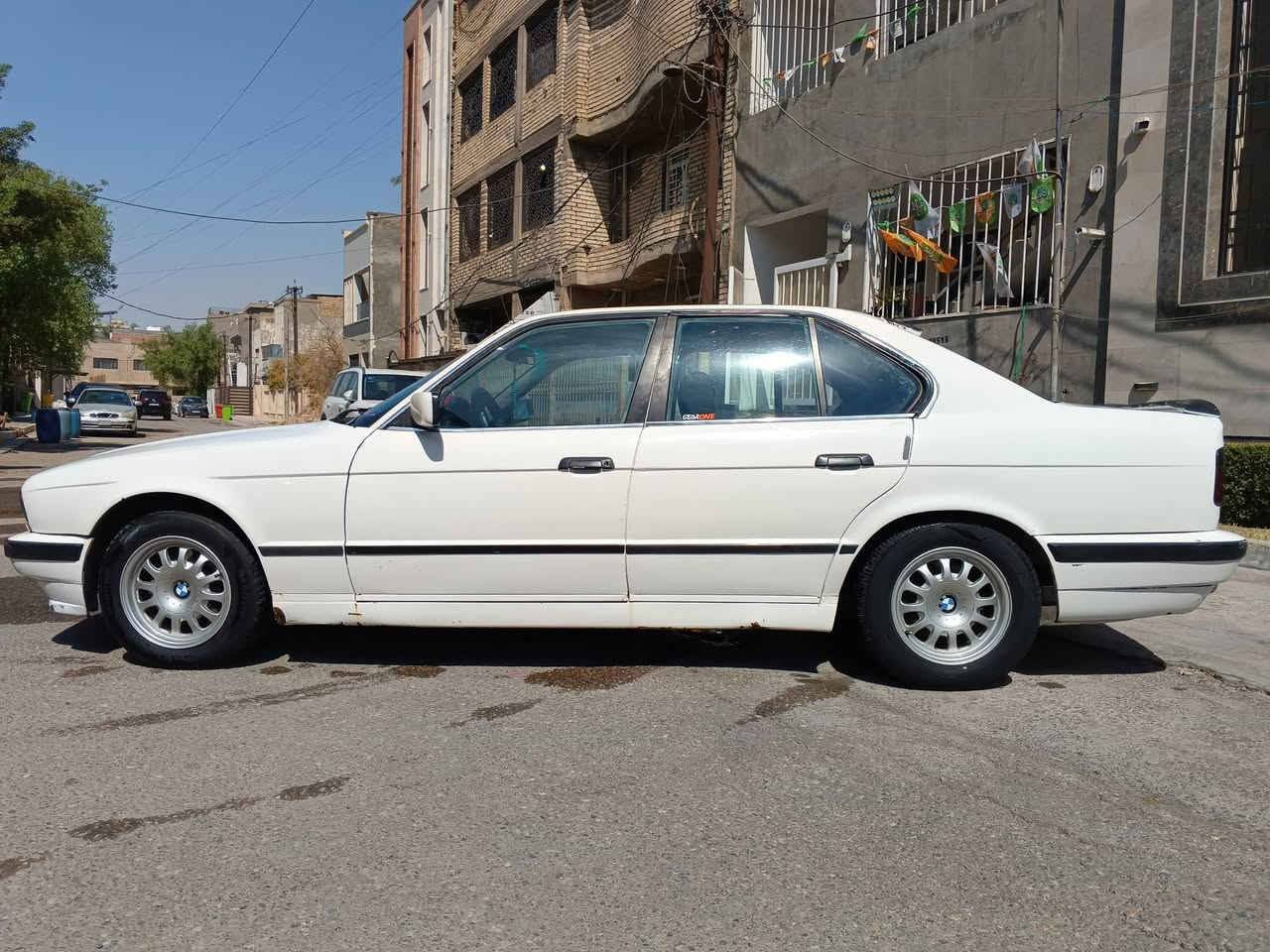 السلام عليكم 
BMW 525i
بيع او مراوس 
موديل 1993
كير اوتوماتيك ادامه كامله 
تبريد 
مكينه 528 تك فانوس 
ادامه كامله 
بياع شراي ليخابرني 
تحويل مباشر 
المنصور 14رمضان 
*********** واتساب او خاص
