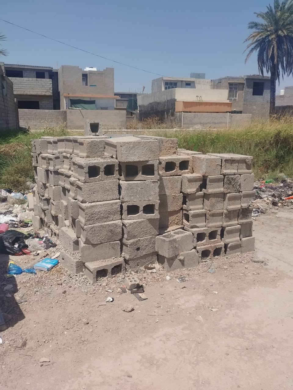 السلام عليكم
بلوك للبيع  الف بلوكه بيش يوالمنك اكتب 
الموقع شفتة بظهر شارع مفوضية
