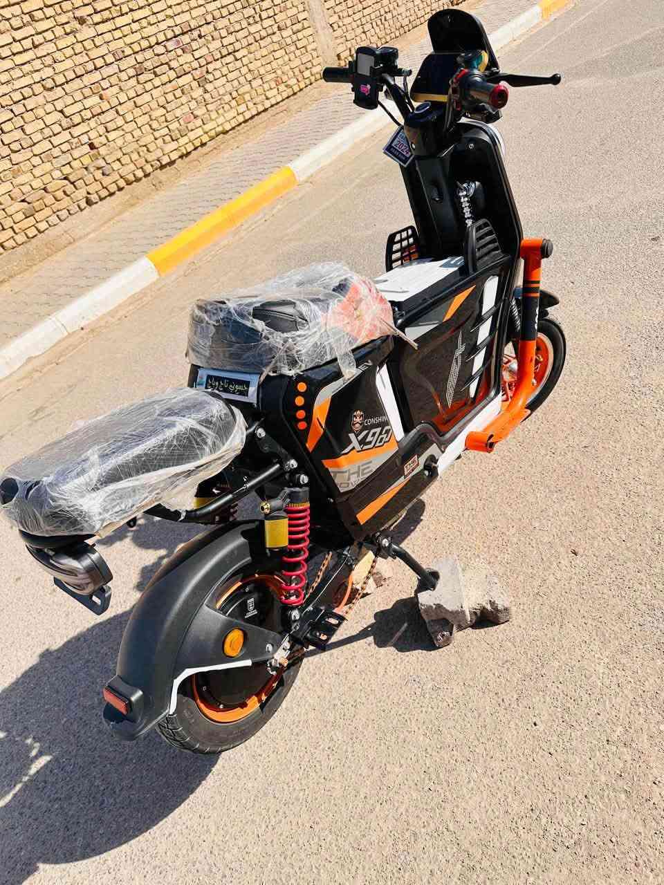 دراجه شحن للبيع X900 خمس بطاريات كبار 33 امبير 12فولط 4 نمر السرعه الحقيقيه 70كم استعمال قليل النضافه 99بل100 المكان السماوه الرميثه السعر 650وبي مجال للتراصل ول ستفسارر عل رقم ***********+بي واتساب
