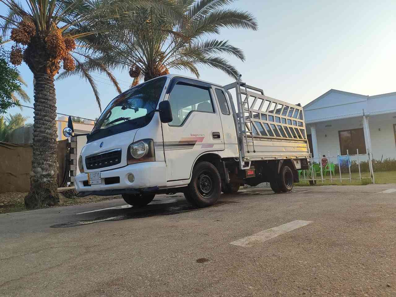 السلام عليكم
كيا للبيع قرده موديل 2001 
ماكينه 3000 
وشاصي مكفول قماره قلاب 
حداديه جاهزه وتخم تاير جاهز 
سياره جاهزه من كل شيء 
من كهربائيات 
السعر 75$ وبيها مجال 
عنوان بابل المحاويل 
  رقم الهاتف📞***********
