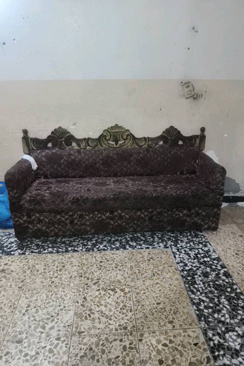 قنفات عدد 3 للبيع كلهم 25 الف 
وحده بيهم بيها خسفه بالنص 