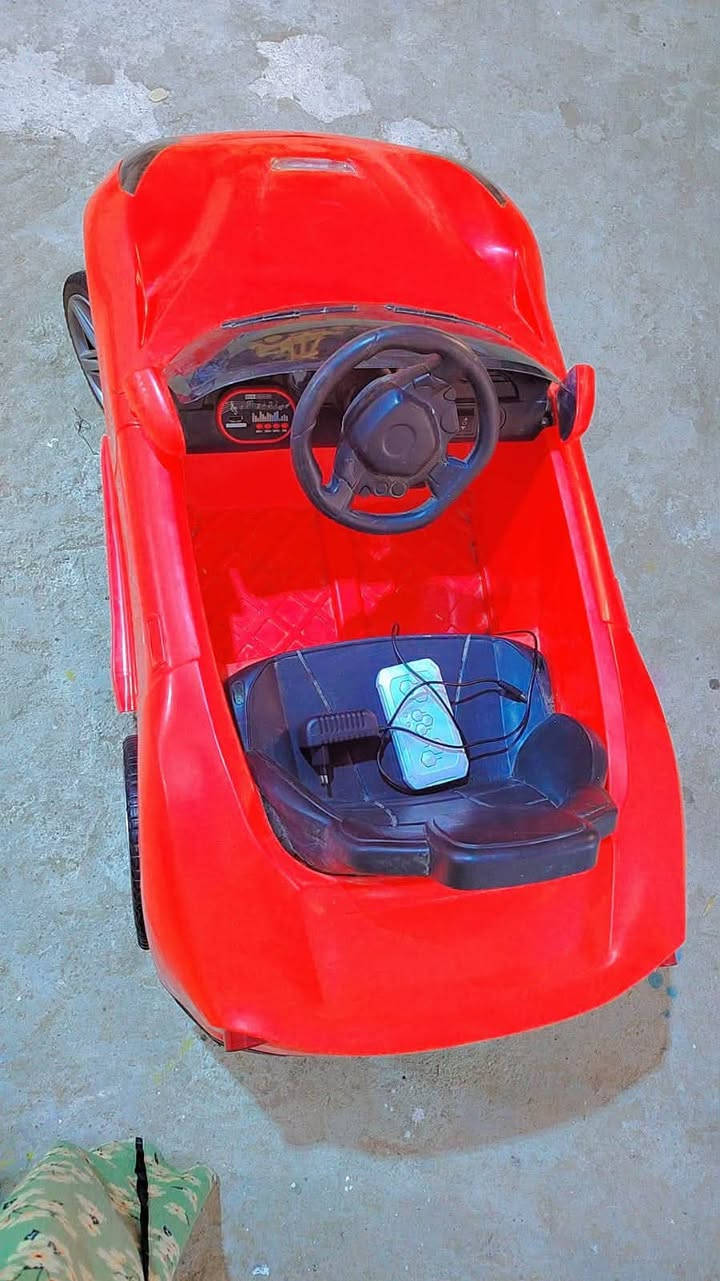 للبيع نظافة 100‎%‎
سيارة 🚗 أطفال تحكم عن بعد

