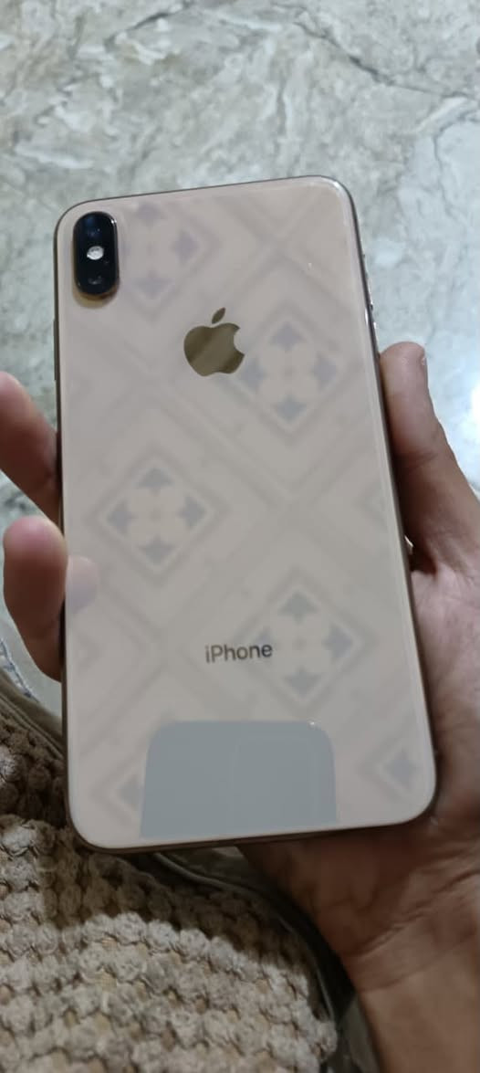 سلام عليكم آيفون اكس إس ماكس ذاكره 64بطارية 79 ما مفتوح برغي واحد ونضافه فول زلغ مابي كامرات فول جهاز فقط من حدثت فيس إيدي صار مشكلة للبيع السعر 180وبي مجال /***********
