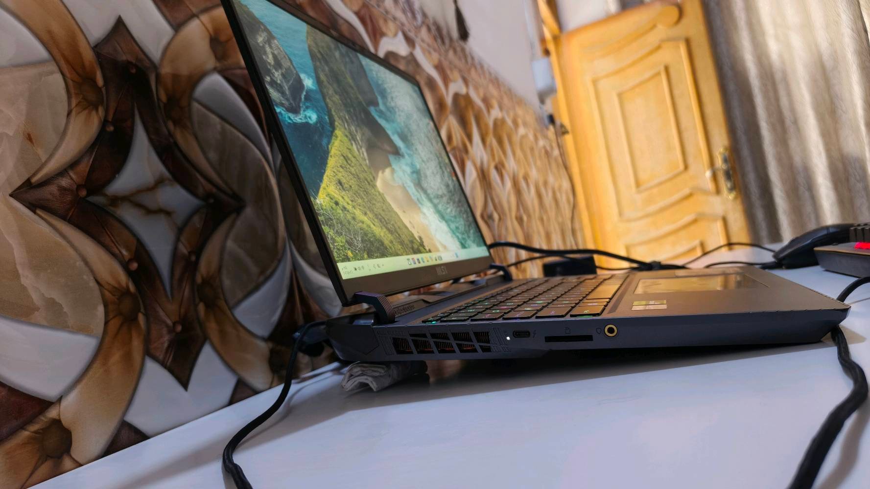 MSI Vector • i9-12900 • RTX 4080
