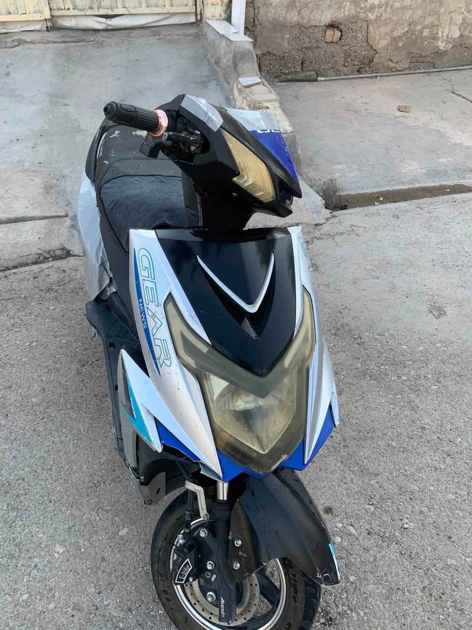 دراجة شحن للبيع بطاريات فول🔋بس كفرات تعبانة/بيع او مراوس سعر ٣٥٠ وبيها مجال مكاني شهربان حي العسكري ***********
