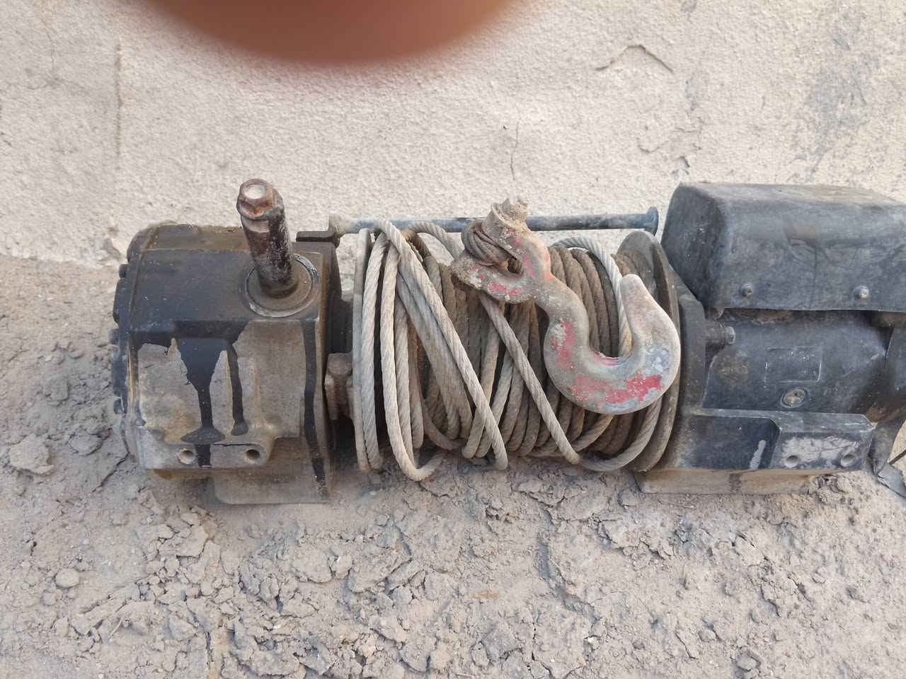 ونش سحب خمسه طن وشوته البيع بسعر مناسب 150العنوان المثنى قضاء الخضر مالات لاندكروز ***********
