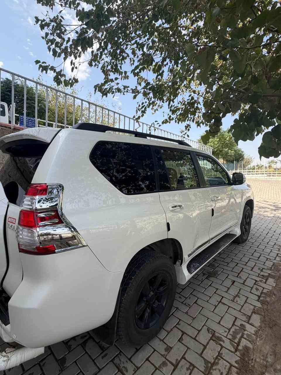 Toyota prado 2014 TX.L نمونە لە جوانی
بێ بۆیاخ 
١٠٩ هەزار حقیقی ڕۆشتوە
سۆنەریم داناوە تەنها کەمێک ساردی هەیە
سەنەوی تا ٢٠٢٩ تازەیە بە ناوی خۆمانەوەیە
٤بستۆنی مەکینە ٢.٧
مواسەفاتی TX.Lسپێر لە کۆڵ
سەلاجە و تەبرید مەرکەزی ٣ ڕیز گوشن و دەبڵ ئەکسل و تەحەکوماتی سوکان و شاشە ئایپاد و ناو زەرد و ٤ جام ئۆتۆ....
سێعری ٢٥٠ گەڵاو مەجالێکی کەم و برایانە
***********٧٧٦٢٥٦٢٠٠٦
سەیارەکە لە سلێمانیە..سپاس بۆ ئەدمین السليمانية, العراق

نص مكتوب في الصور:
- PRADO