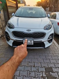 للبيع سبورتج فول مواصفات للأخير موديل ٢٠١٩ مكفوله من الصبغ بيها ٤ مكان...