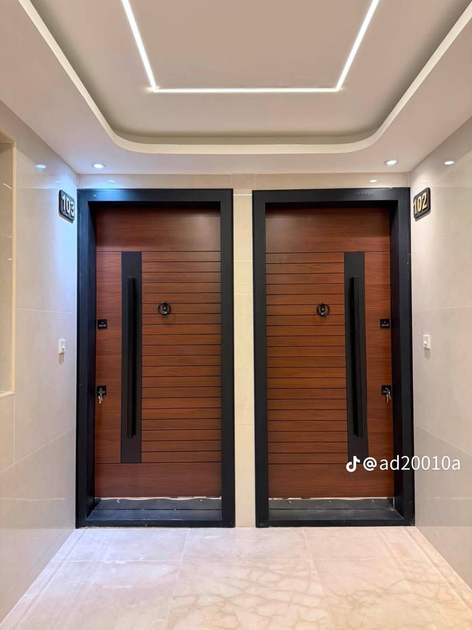 "من الرسم الهندسي إلى التركيب النهائي ، نحن رفقاؤك في رحلة بناء منزل أحلامك بتصاميم خشبية تُنفذ خصيصاً لك"
🏠لا تتقيد بالجاهز! نحن نمنحك حرية اختيار نوع الخشب🚪، اللون، والنقوش🎨 ، بابك في معرض الضمان يُصنع خصيصاً ليعكس شخصيتك• 
يوجد لدينا تركي + مصري / دمياط 
📍 تفضلوا بزيارة معرضنا : ديالى_بعقوبة_المفرك 
 للاستفسار أو الطلب، يسعدنا تواصلكم عبر الخاص أو الاتصال على: 
☎️ ***********
وتساب ***********
