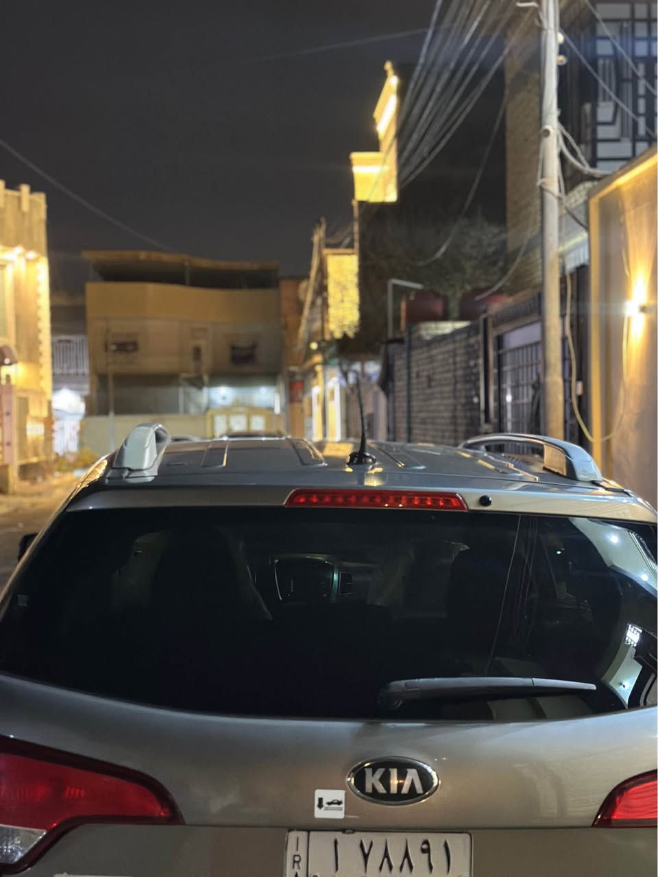 السلام عليكم كيا سيرنتو ٢٠١٥ وارد كندي السيارة داخلة كفالة عامة  صار بيها هنا شخط مجرد شخط مو ضربة بالجاملغ الامامي ورشو جلاتين 
السيارة لونها رصاصي احلى من الصورة لا خدوش ولا رصعات  مكينة ٤ سلندر كفالة عامة وكير كفالة باقي البدي كله مكفول السيارة فول مواصفات عدا الفتحة تبريد ثلج 
كشنات جلد بيجي السيارة رقم ذي قار   تردون تحويل او وكالة بخدمتكم 
سعر السيارة 123 ورقة وبيها مجال وكلش مستعجل على بيعتها بسبب الوضع الصحي وماكو بهيج سعر
مكاني بصرة ياسين خريبط *********** البصرة, العراق
