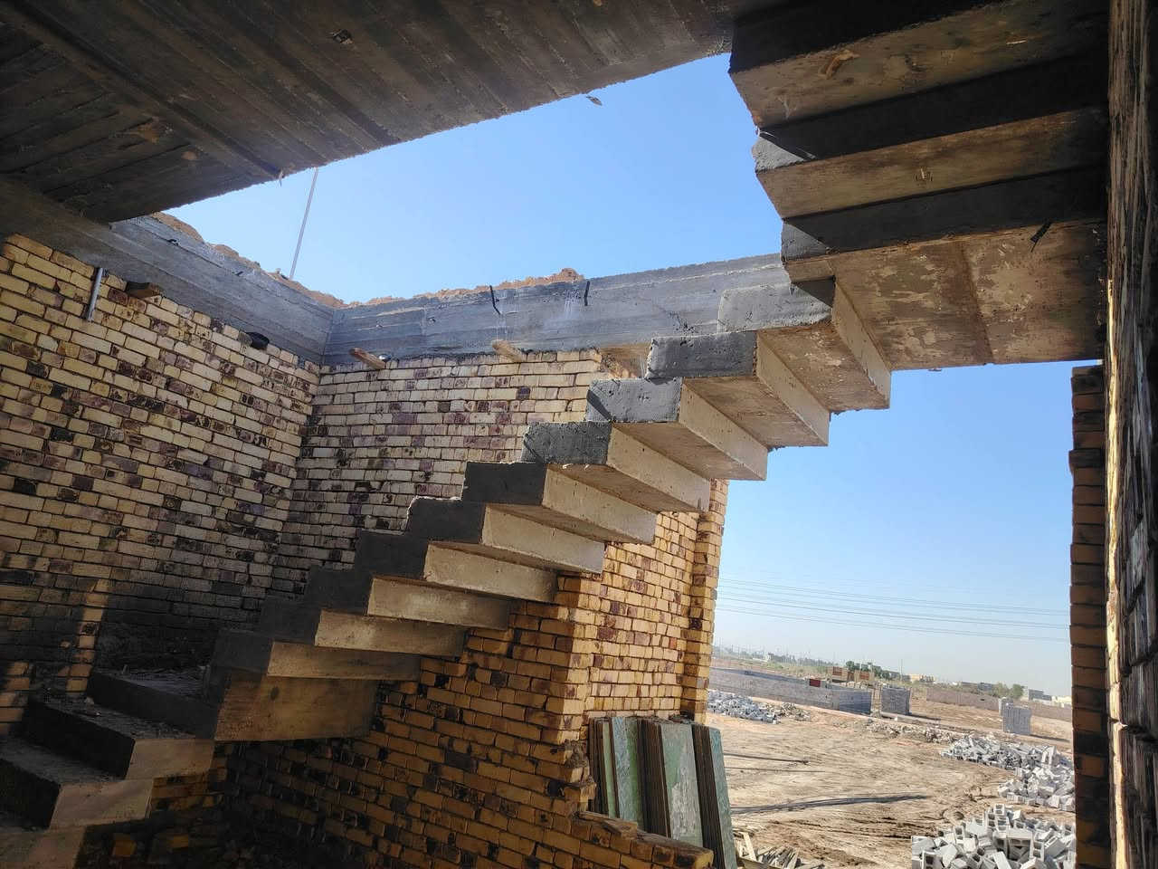 نجار قالب • مهندس متفرغ • حالين