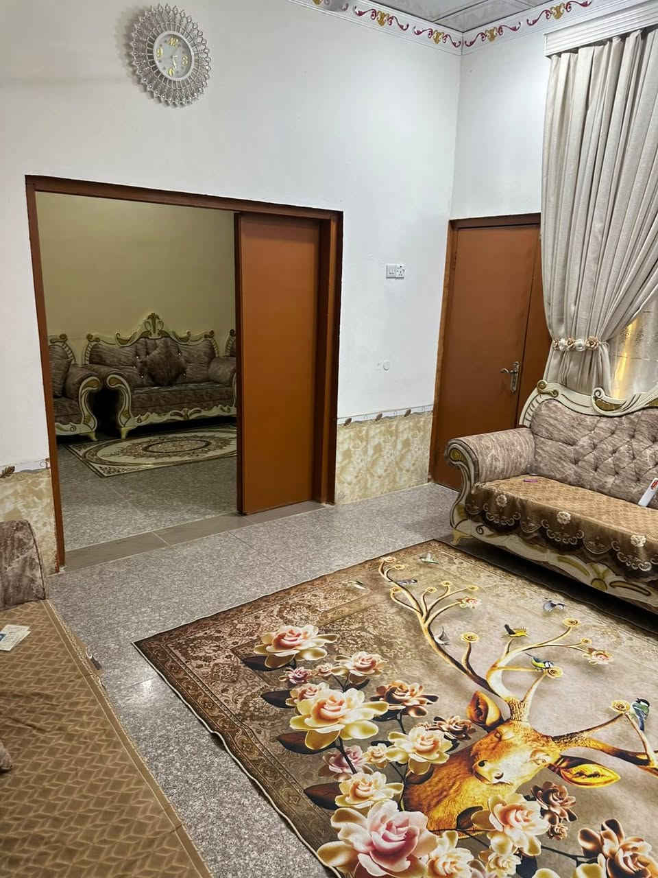 بيت طابوللبيع حي العسكري عله شارع العام سايدين مساحه 100مربع وجه 10نزال 10 شارع 20عله ساحه خدمات كامله تبليط سعر 115بي مجال  واتساب  ***********
