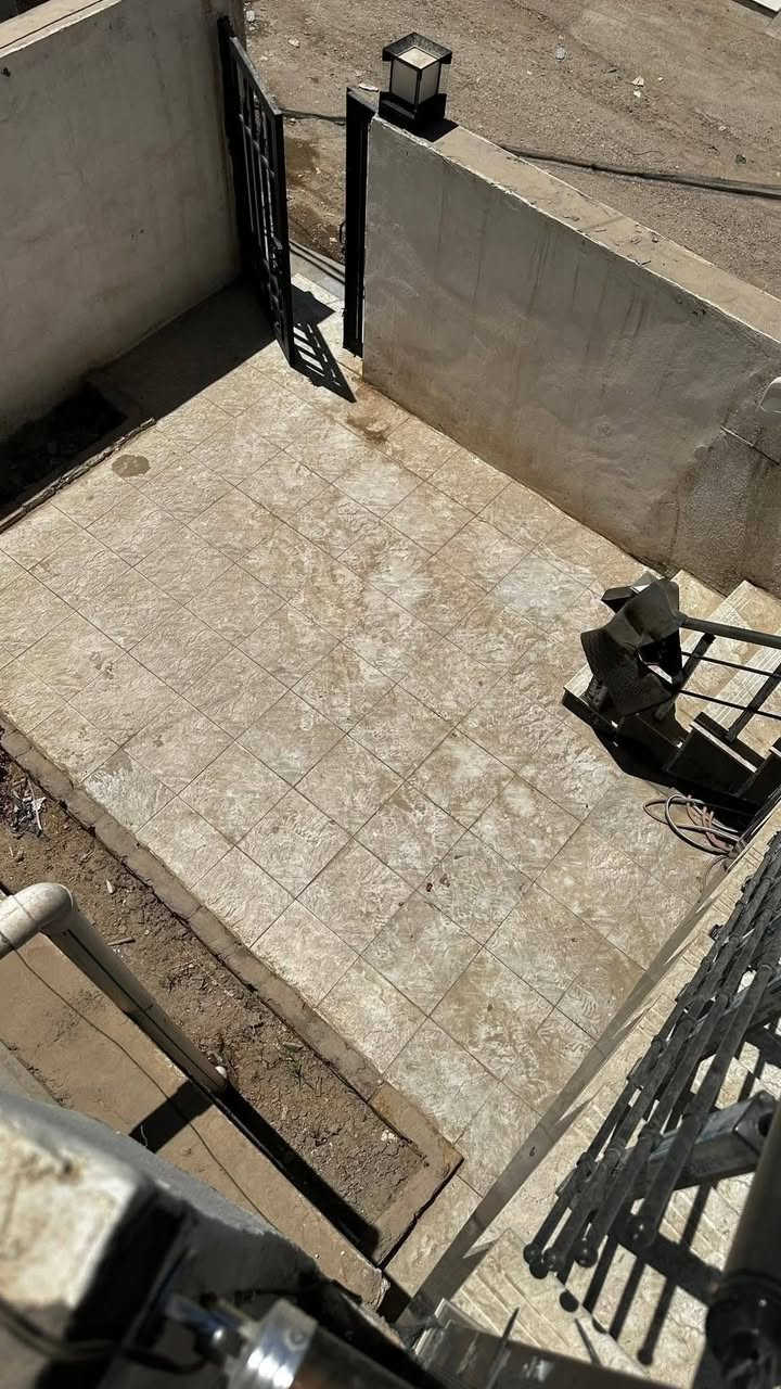 شقه موثثه الايجار  🏠طابق ثاني معزوله نضيفه جدٱ

تحتوي على غرفه وكنيدور ومناور ومطبخ وصحيات وسطح 

الموقع  🌏حي الصحه  يم مكتب  عامر الدلوي قريب على شارع الكورنيش 

قيمه الايجار  500 مقدمه 6اشهر

الاستفسار الإتصال بالرقم  ‎***********متوفر واتساب
