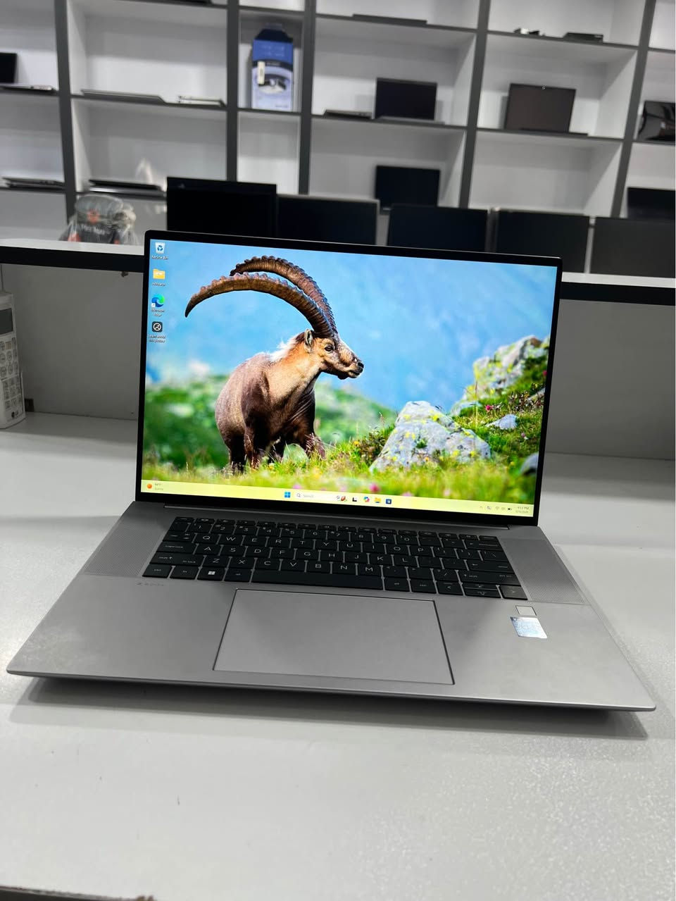 🔥 HP ZBook Studio G10 — وحش احترافي بكل معنى الكلمة!

⚡ Core i9-13H
🧠 RAM 64GB DDR5 5200MHz
🚀 1TB SSD NVMe
🎨 NVIDIA RTX 2000 8GB
🖥️ 16” FHD

💻 جهاز احترافي مناسب لـ:
▪️ الهندسة والتصميم
▪️ المونتاج والرندر
▪️ البرامج الهندسية الثقيلة
▪️ 3D وCAD
▪️ البرمجة والاستخدام الاحترافي

💰 السعر: 1250$

📍 أربيل – شارع سلطان مظفر

📞 *********** أربيل, العراق
