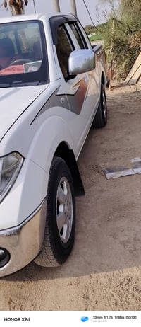 نيسان نافارا • رقم انكليزي • مكينة شغالة