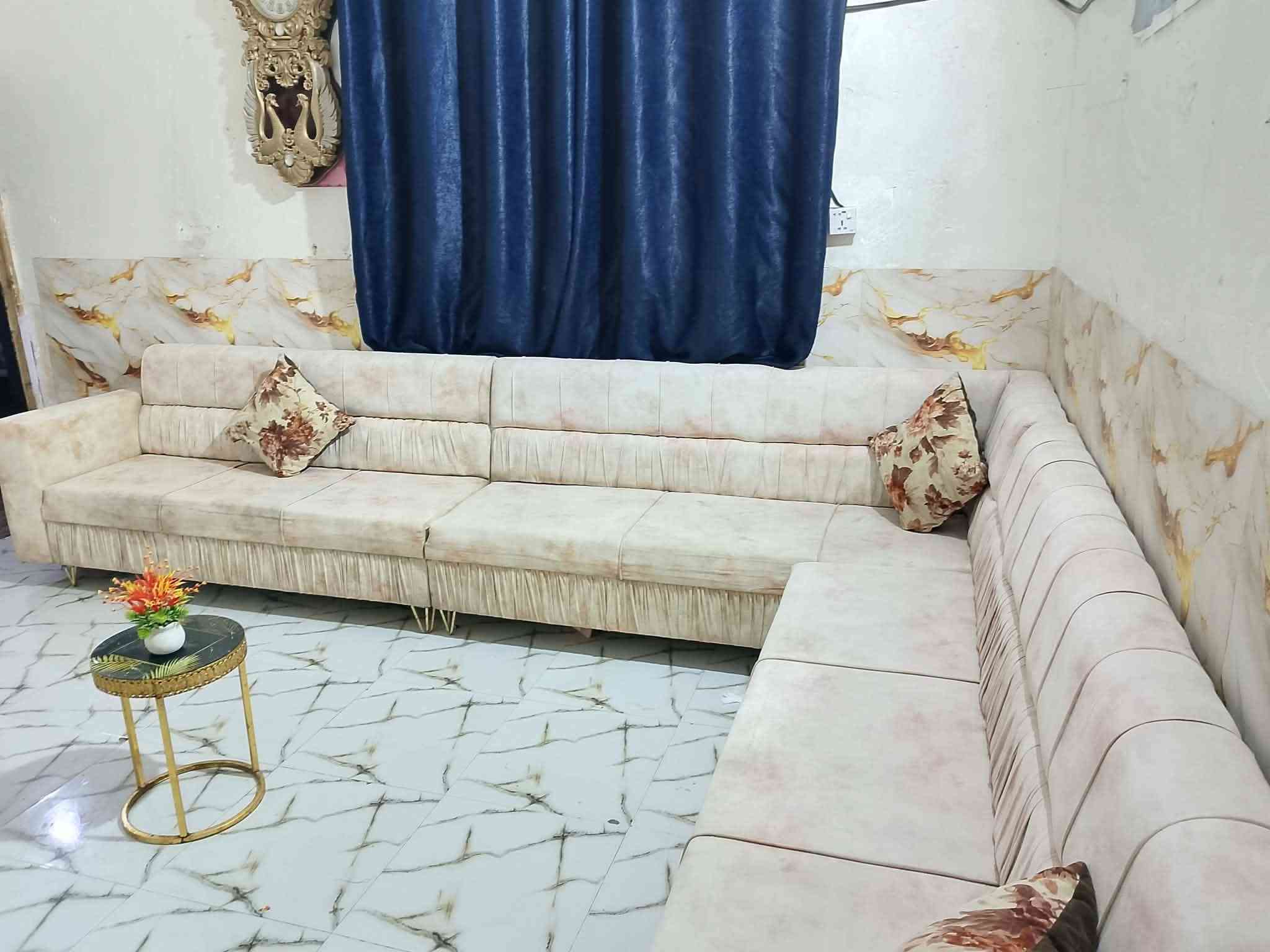ديوان تركي • ١٠ مقعد • نضيف