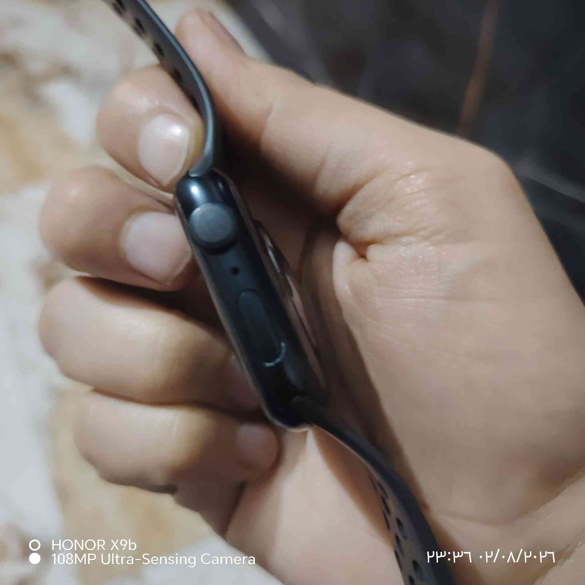 ساعه جيل 9 بطاريه 90سير وشاحن اصلي ٢٥٠ قفل لميشتري ليعلق رجاءا ساعه كلش نضيفه لتواصل واتس ***********

