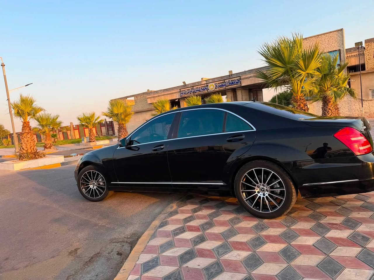 مارسدس وارد ياباني  s500 كلاس 2006 محدثه 2013  سياره جديده ماشيه 105 بريحة الشركه بيه 3 قطع صبغ ثنين بل يابان جاملق صفحة السايق وداير مال رقم الخلفي  وحده شبر بل عراق سياره فول مواصفات رقم بصره بسمي 

1-تحديد مسار 
2- مثبت سرعه 
3-تدفع وتبريد كشنات 4 
4-تحكم ستيرن 
5-بيبان + صندوك شفط 
6-لد داخلي 
7-بنراما 
8-بردات 5 
9-تبريد خلفي 
10- ويل اصلي 
11-لايت زنون
12- تحكم رياضي وسبورت وعادي 

بيه نواقص خفيفه كلش 
سياره جاهزه بسمي رقم بصره A 
ابيع بيه فايبره كير
للتواصل واتساب 

+964 771 119 5558

