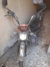 دراجه كهربائية شحن للبيع عاطل بيه الكرت بطاريات شغالات السعر ٢٠٠الف وا...