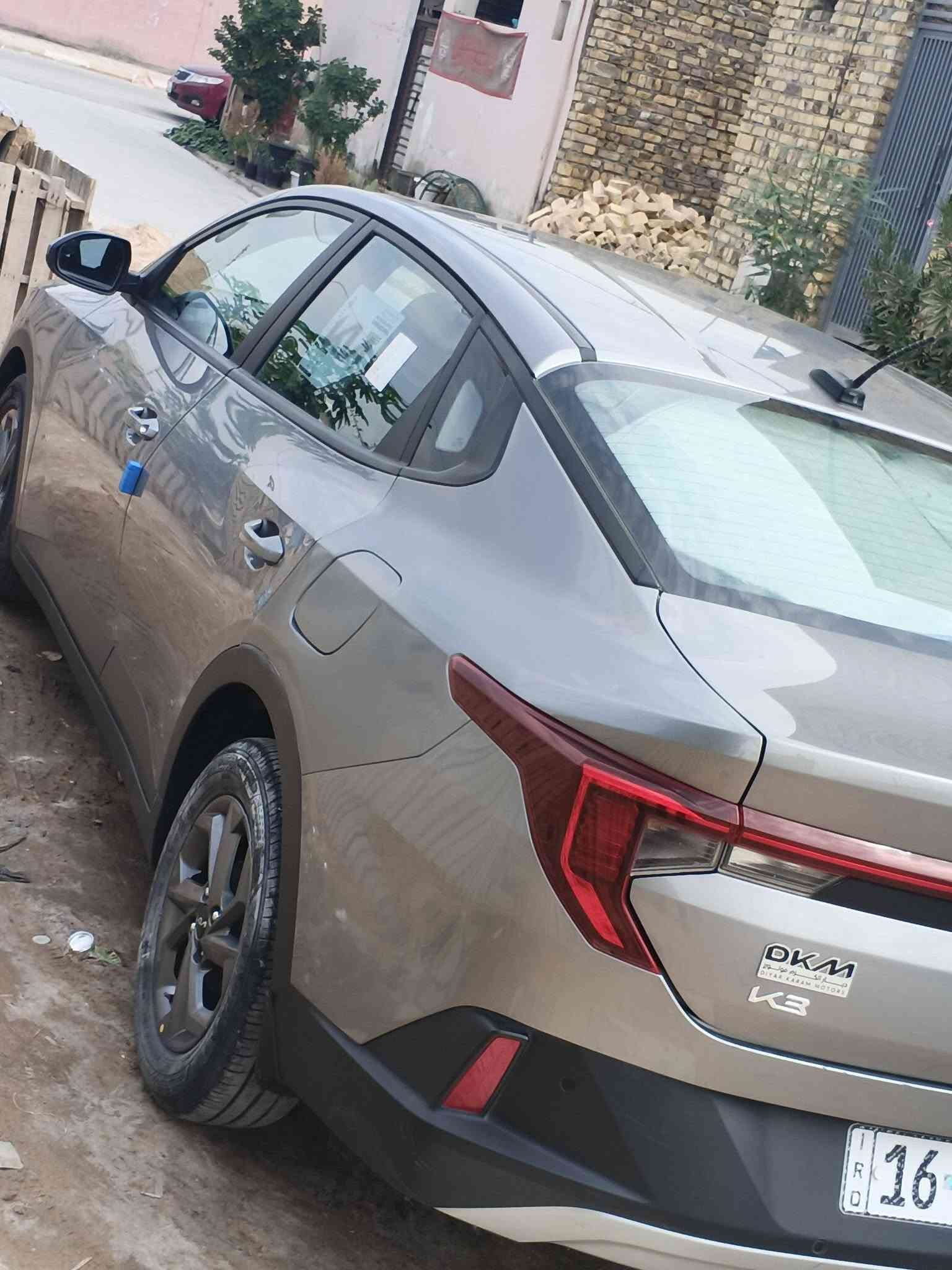 السلام عليكم.. 
سياره K3.   موديل2024
صبغ اربع اربع اصابع قبق البانزين
والباقي كفاله عامه
السعر 130ورقه وبيه مجال 
الرقم/***********
