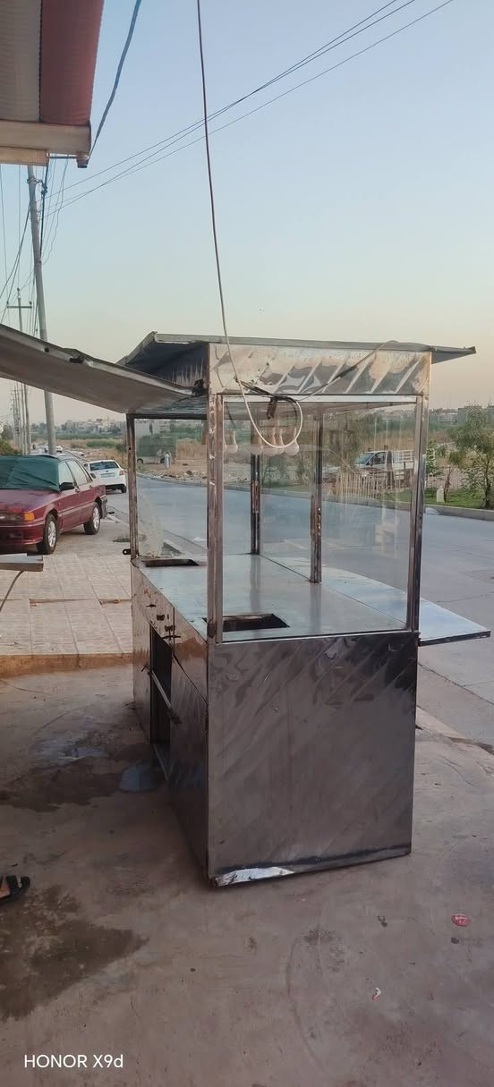 جام خانة سلي ستيل
2 مشعل داخلي 
المساحة 
عرض 1 متر 
طول 2 متر
ارتفاع 2 متر
انارة كامل 
نظيف جدا كما في الصورة 
السعر 200 الف
التواصل 
***********
***********
