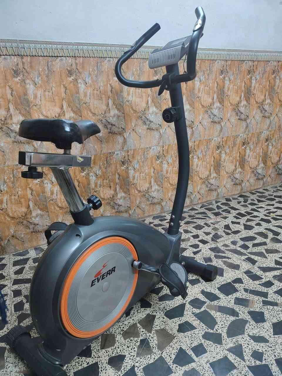 بايسكل طبي رياضي وزن عالي جدا يتحمل و مغناطيسي مكينه ماكنتيك ماركه ايفير فرنسي ١٨٠ الف
يوجد توصيل ***********
