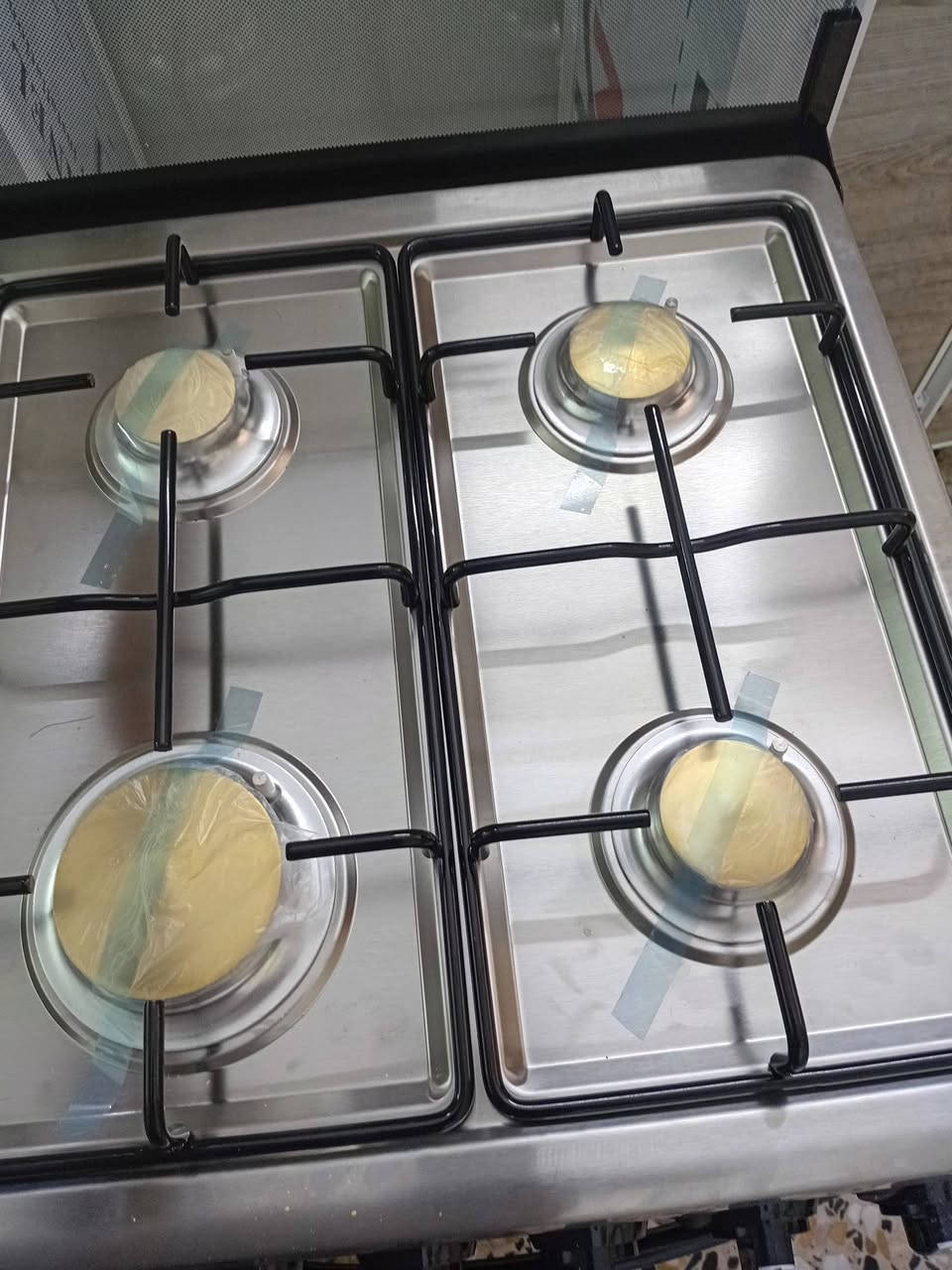 طباخ للبيع 50×50غير مستعمل نهائيآ ب 150 وبي مجال الغزاليه ***********
